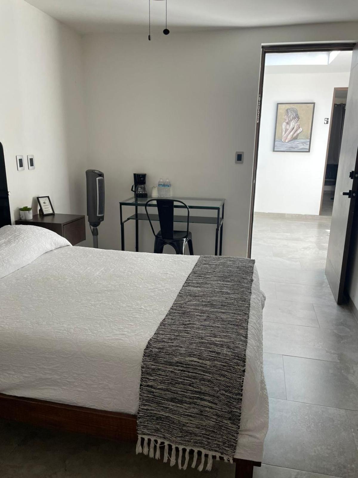 Отель La Casa Mia Леон Экстерьер фото